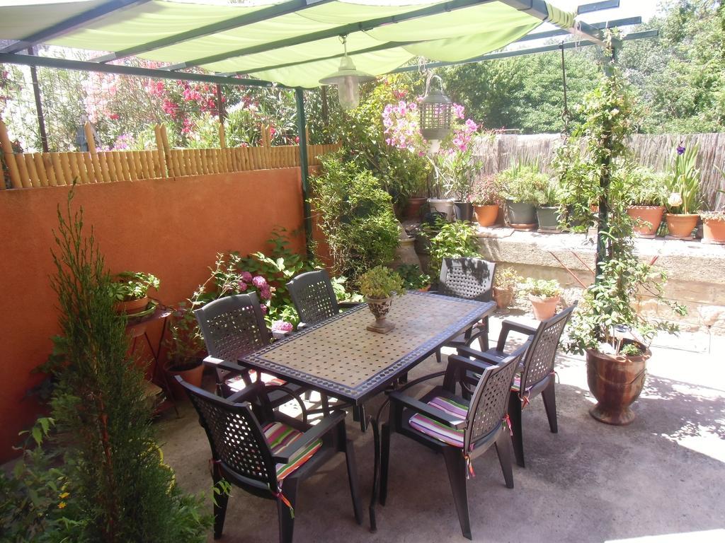 Petit Grenier Douillet De Cathie Bed & Breakfast Roquemaure  Exterior photo