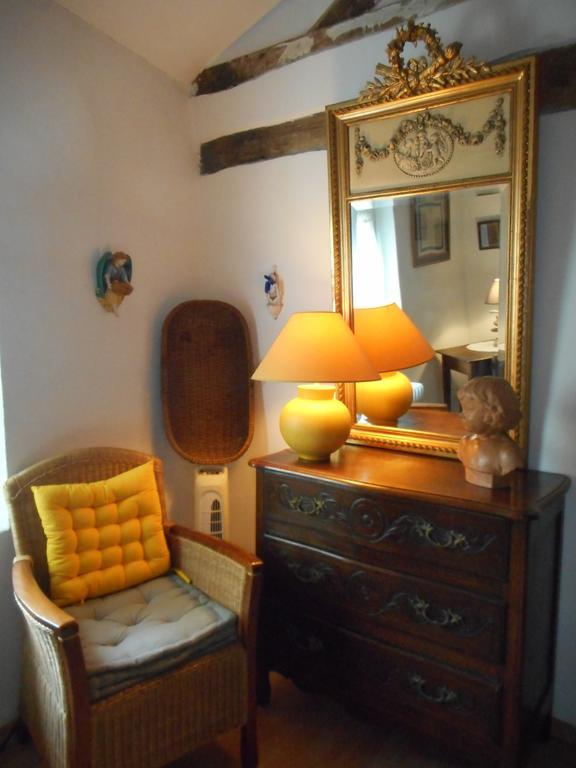 Petit Grenier Douillet De Cathie Bed & Breakfast Roquemaure  Exterior photo